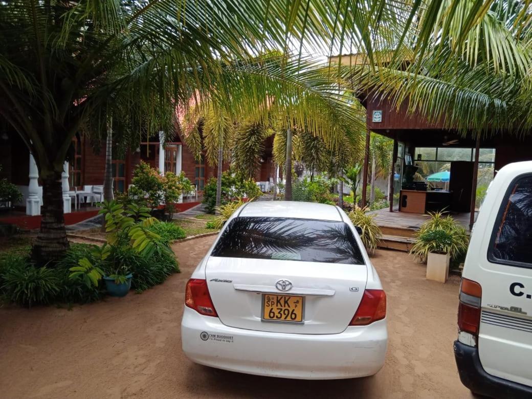 Elegant Green Beach Resort Trincomalee Bagian luar foto