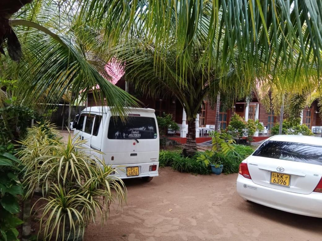 Elegant Green Beach Resort Trincomalee Bagian luar foto